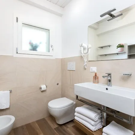 Ca' Mira - Room&breakfast Affittacamere 3*
